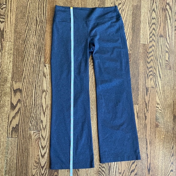Heather-gray Athleta Fusion bootcut yoga pants, size M. Like new condition - Picture 10 of 12